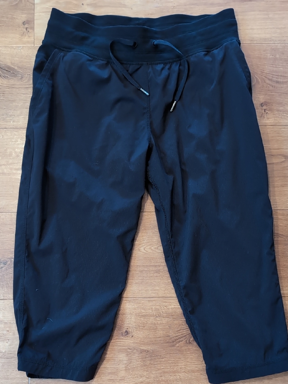 lululemon Women's Black Athletic Cropped Drawstring Pants